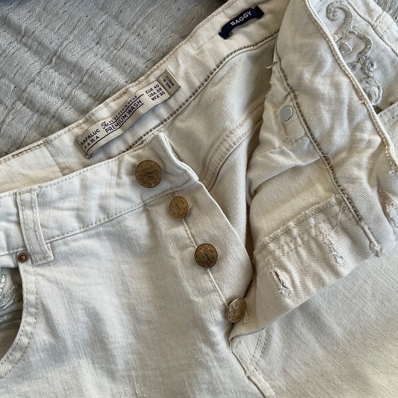 Zara Trafaluc White Baggy Jeans with Embroidered Pocket Size US 8 - Picture 2 of 5